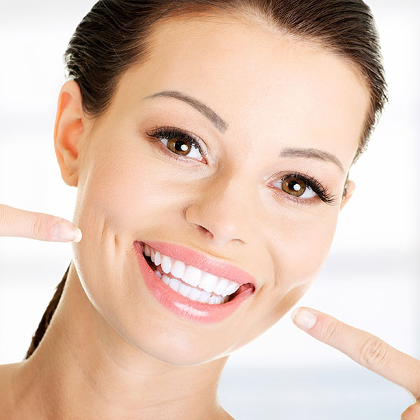 美容牙科<span>Teeth Whitening</span> 美容牙科<span>Teeth Whitening</span>