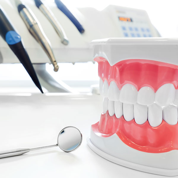 假牙贗復<span> Denture Prosthesis</span> 假牙贗復<span> Denture Prosthesis</span>